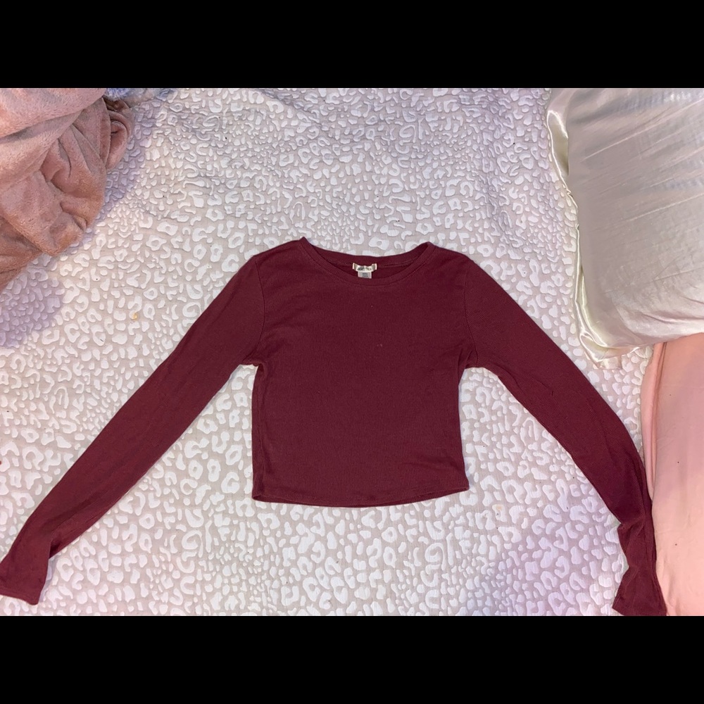 Burgundy long sleeve ribbed crop top